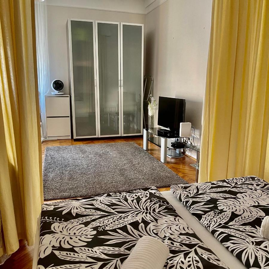Elizabeth Bridge With Gellert-Hill View Apartment Budapest Luaran gambar